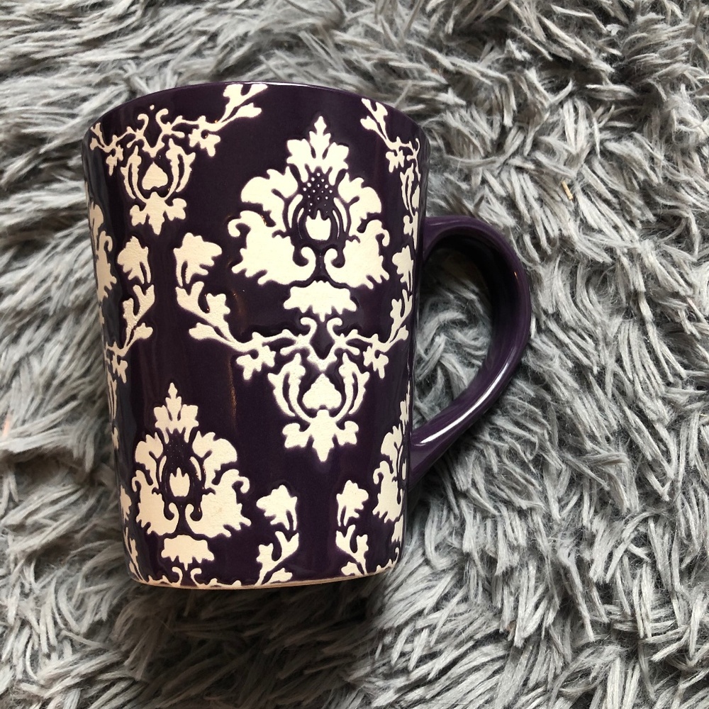 Purple/White Damask Pattern Mug